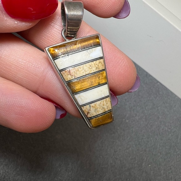 CW Sterling Silver White and Brown Stone Inlay Pendant Necklace